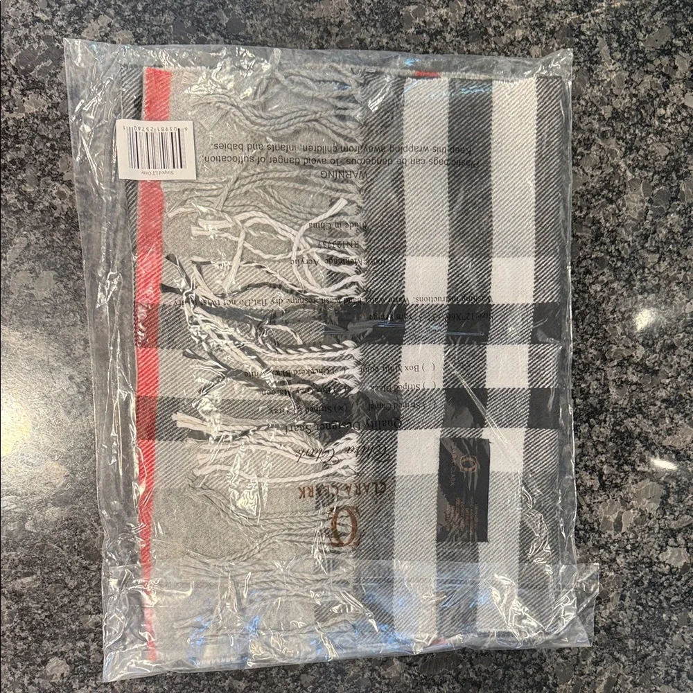Clara Clark Black Gray and Red Plaid Scarf Brand new Unisex 100% Acrylic